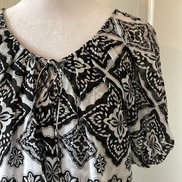 Christopher & Bank small blouse short sleeves black and white - Picture 5 of 12